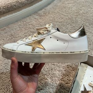 *NEVER WORN* hi star golden goose sneakers